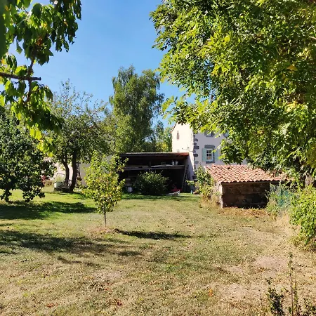 Chambres D'hotes A Nectaire - Chien Bienvenus - Randonnee Et Nature סן-נקטר